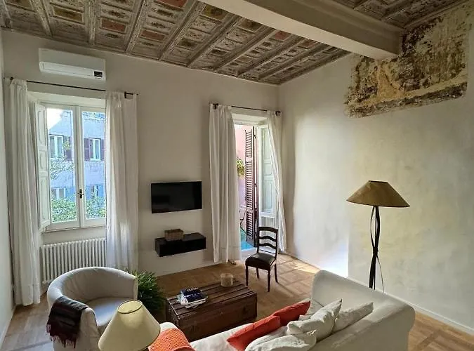 Appartement Center, Luxury & History In Via Monserrato