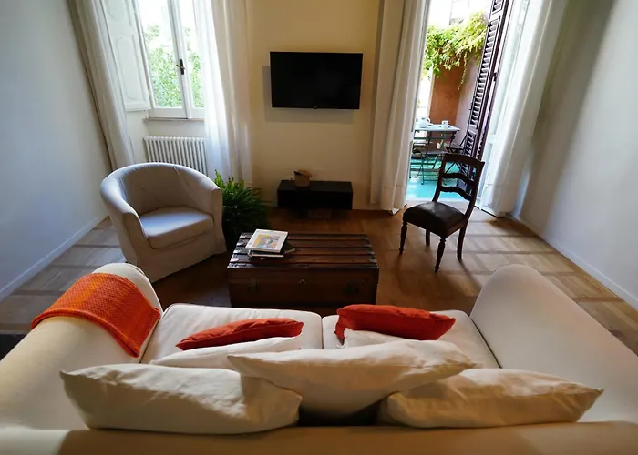 Appartement Center, Luxury & History In Via Monserrato Rome
