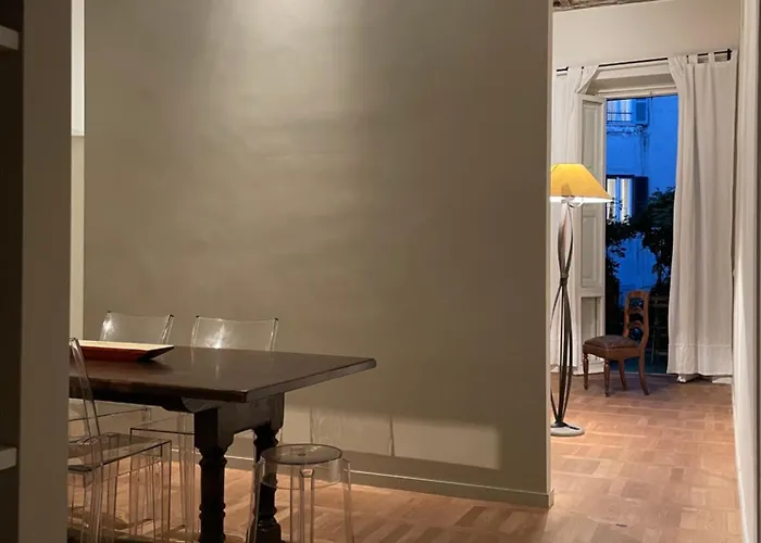 Center, Luxury & History In Via Monserrato